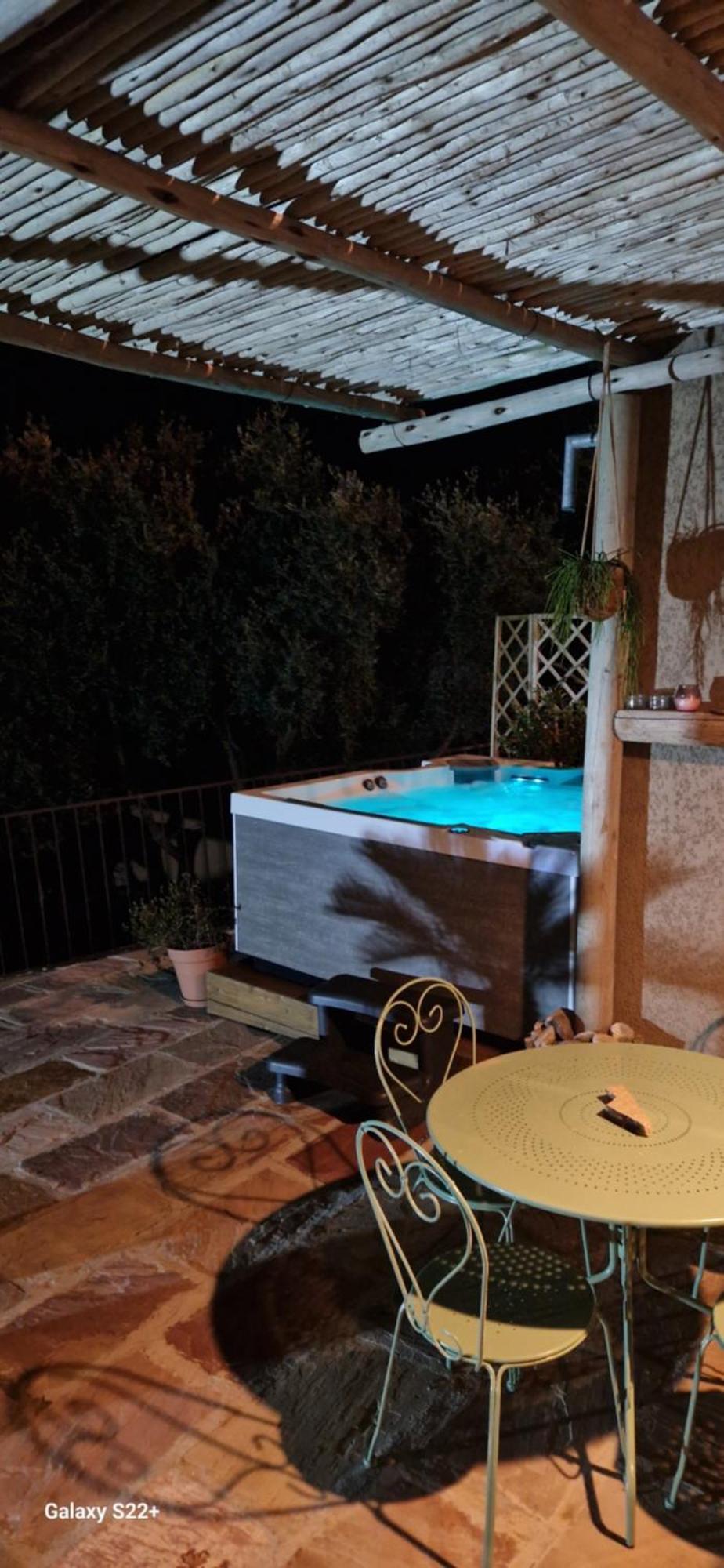 A Pasturella, Jacuzzi Spa Venzolasca Exterior foto